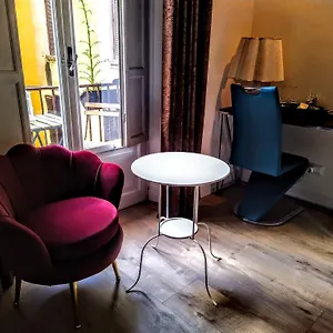 https://nik-suite.it-romehotels.com
